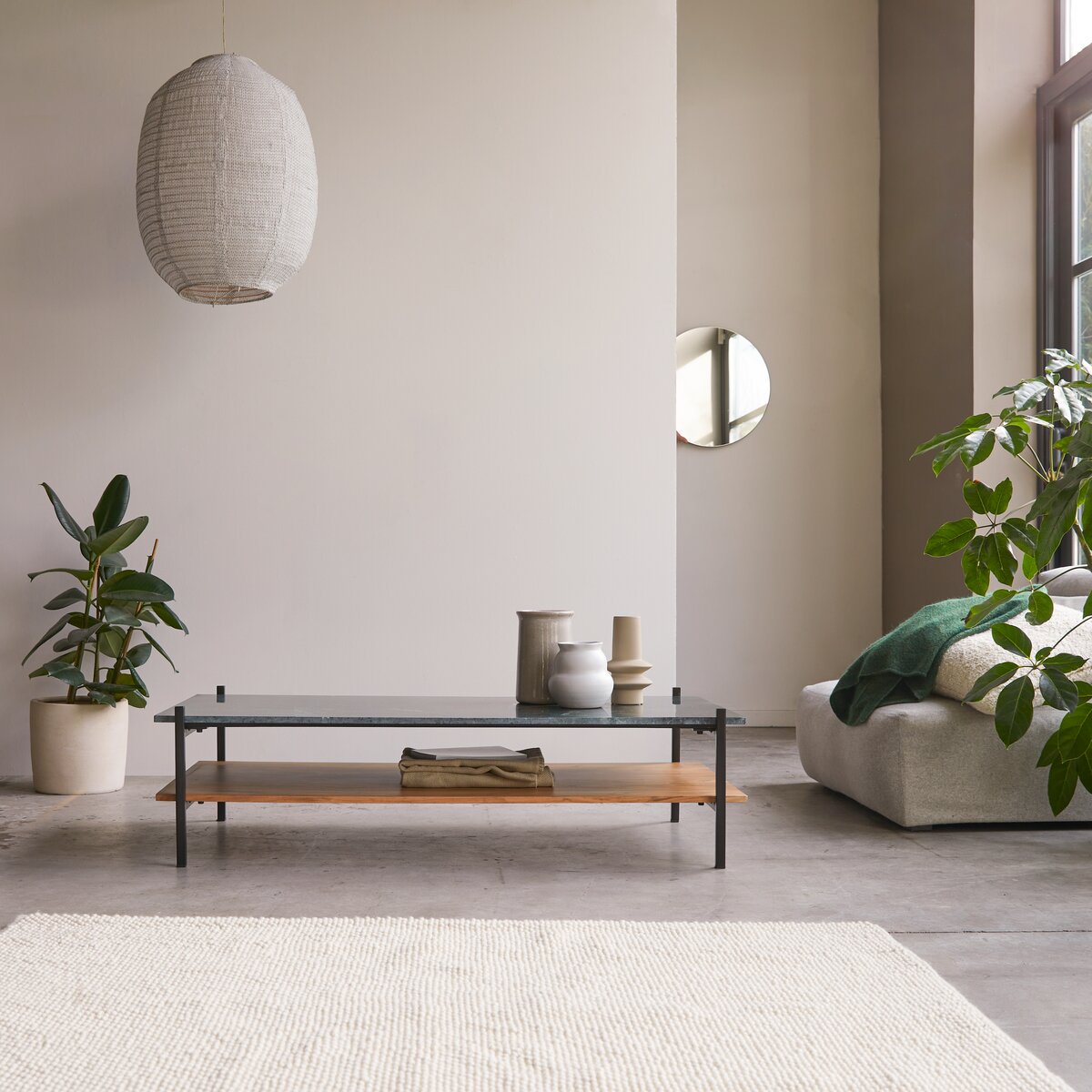 Edit - Table basse en acacia massif et marbre Edit - Table basse en acacia massif et marbre