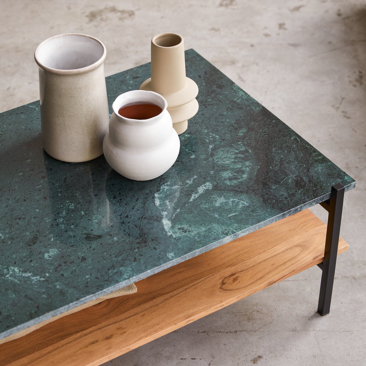 Edit - Table basse en acacia massif et marbre Edit - Table basse en acacia massif et marbre