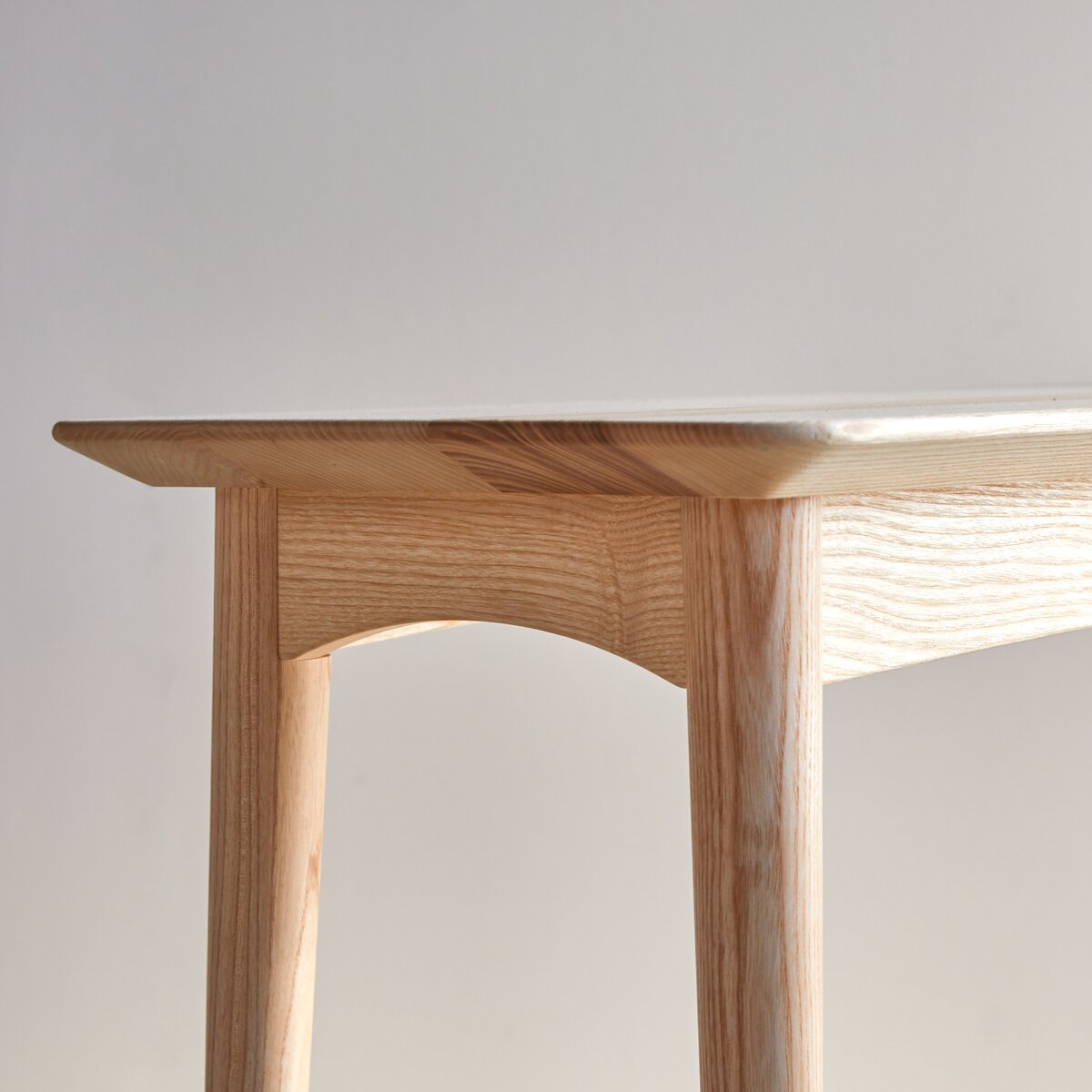 Josef - Console in legno di frassino olivato massello francese Josef - Console in legno di frassino olivato massello francese