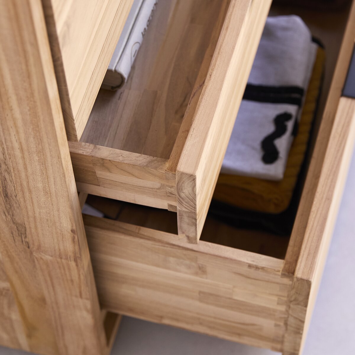 Senson - Kommode aus massivem Teak Senson - Kommode aus massivem Teak