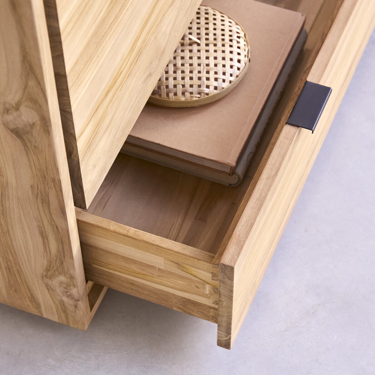 Senson - Anrichte aus massivem Teak 120 cm Senson - Anrichte aus massivem Teak 120 cm