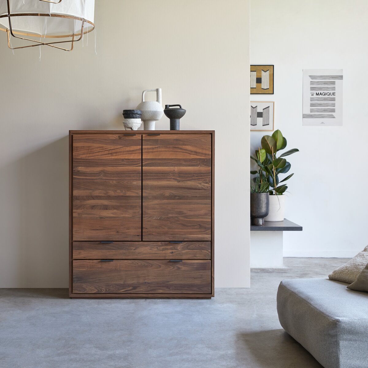 Senson - Armoire de rangement en noyer massif Senson - Armoire de rangement en noyer massif