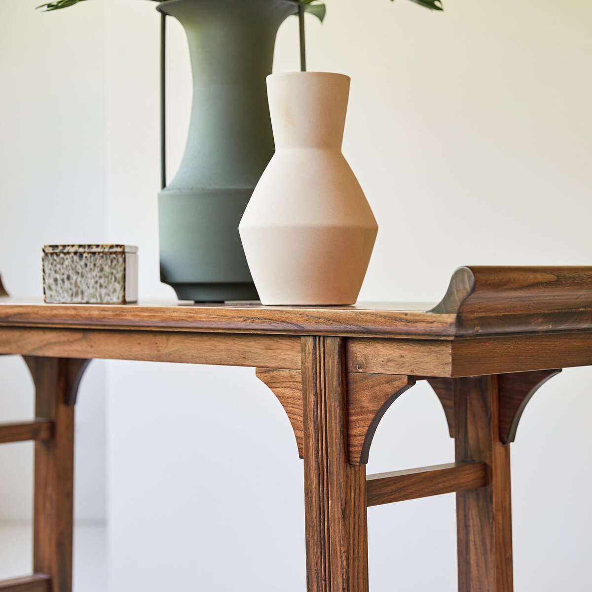 Arun - Solid elm console table Arun - Solid elm console table