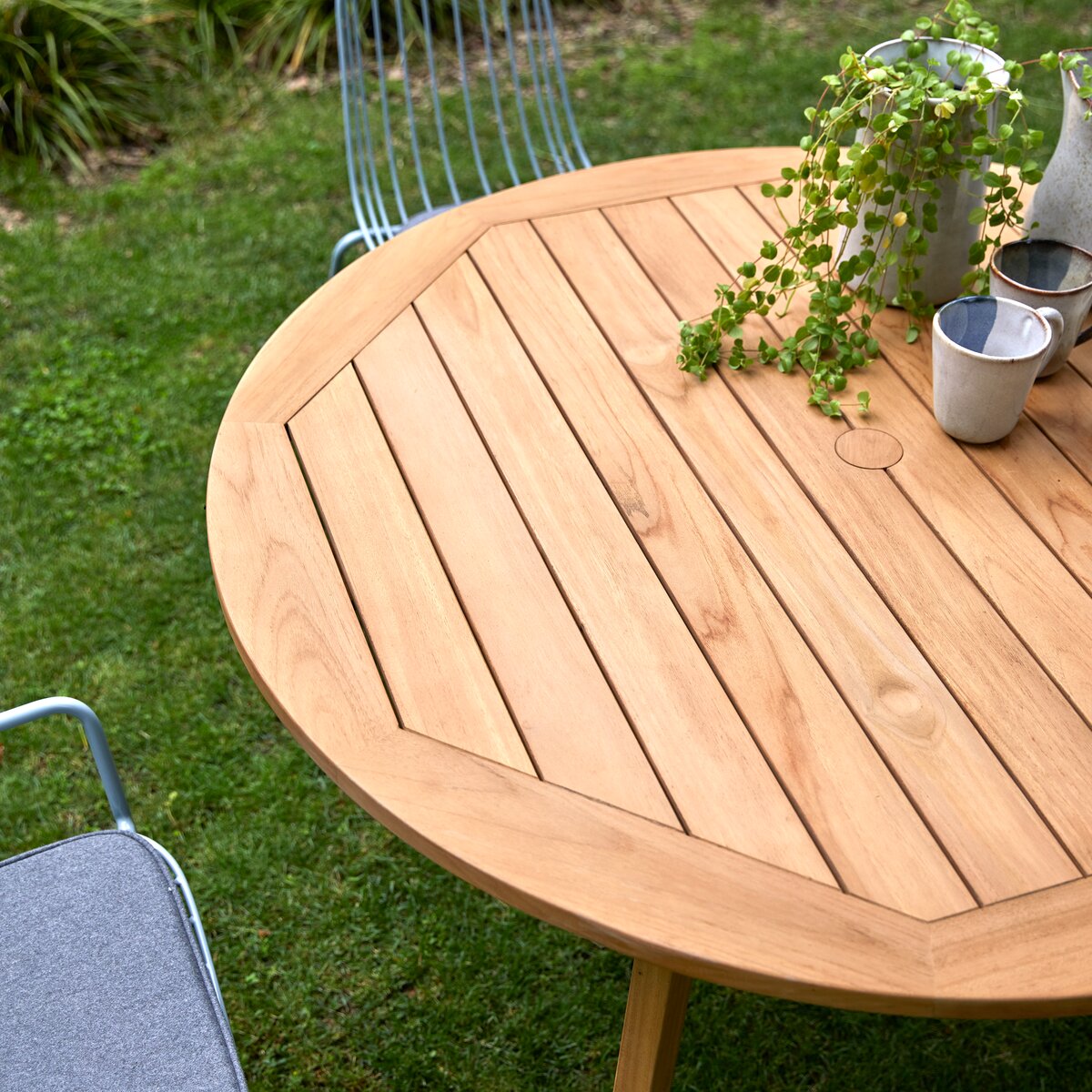 Mila - Table de jardin en teck massif 6 pers. Mila - Table de jardin en teck massif 6 pers.