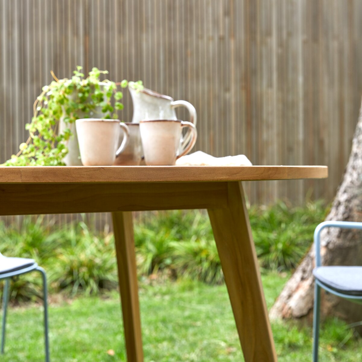 Mila - Table de jardin en teck massif 6 pers. Mila - Table de jardin en teck massif 6 pers.