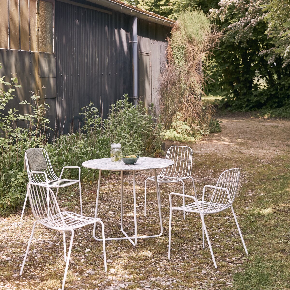Elio - Green round premium terrazzo and metal garden table