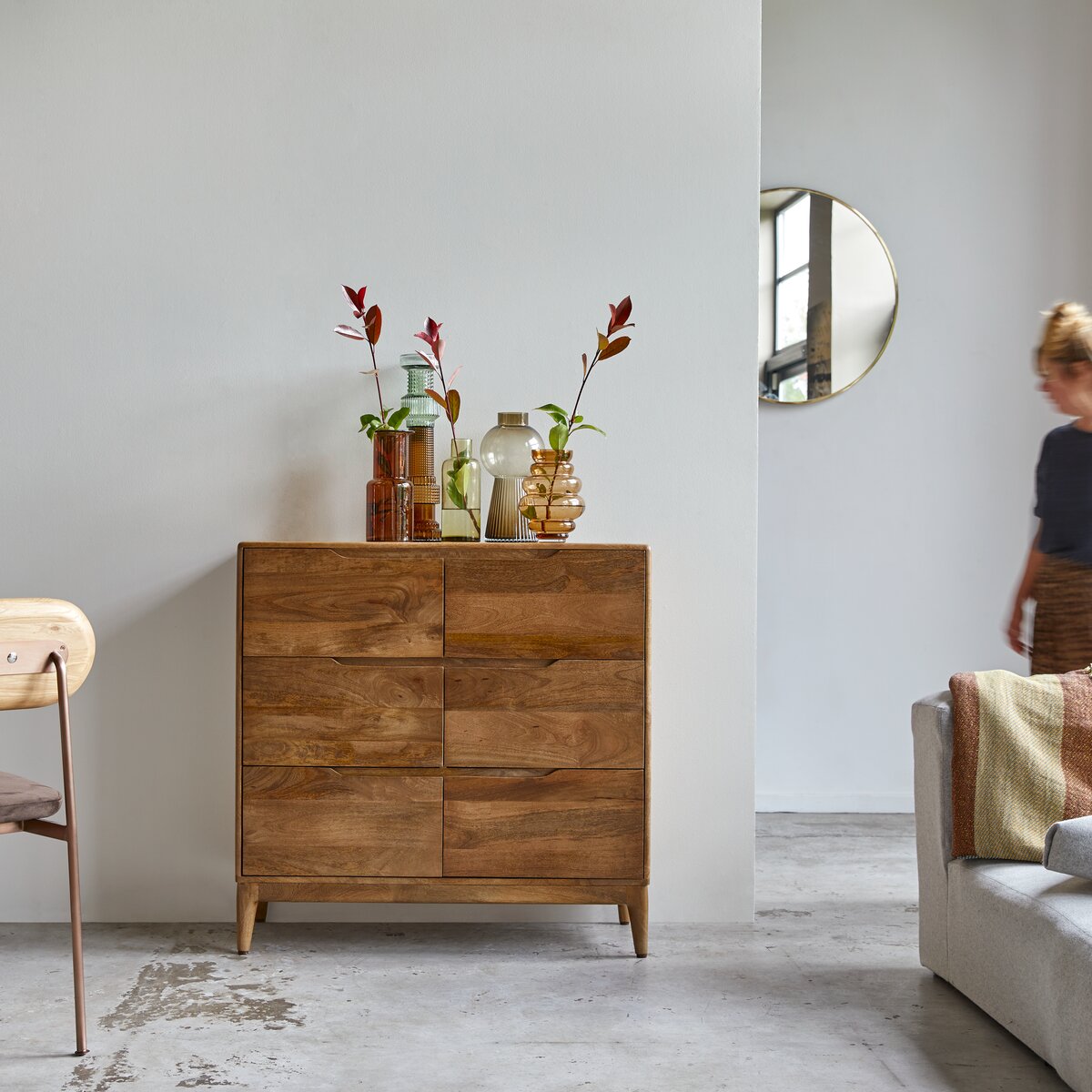 Meuble de rangement en bois massif à tiroirs