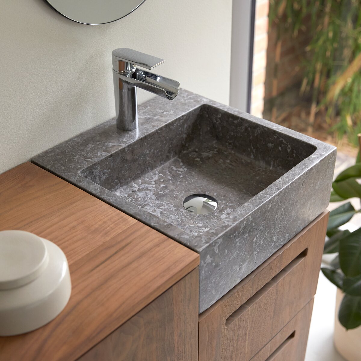 Mueble lavamanos de nogal y mármol gris - Mueble de baño de pared - Tikamoon