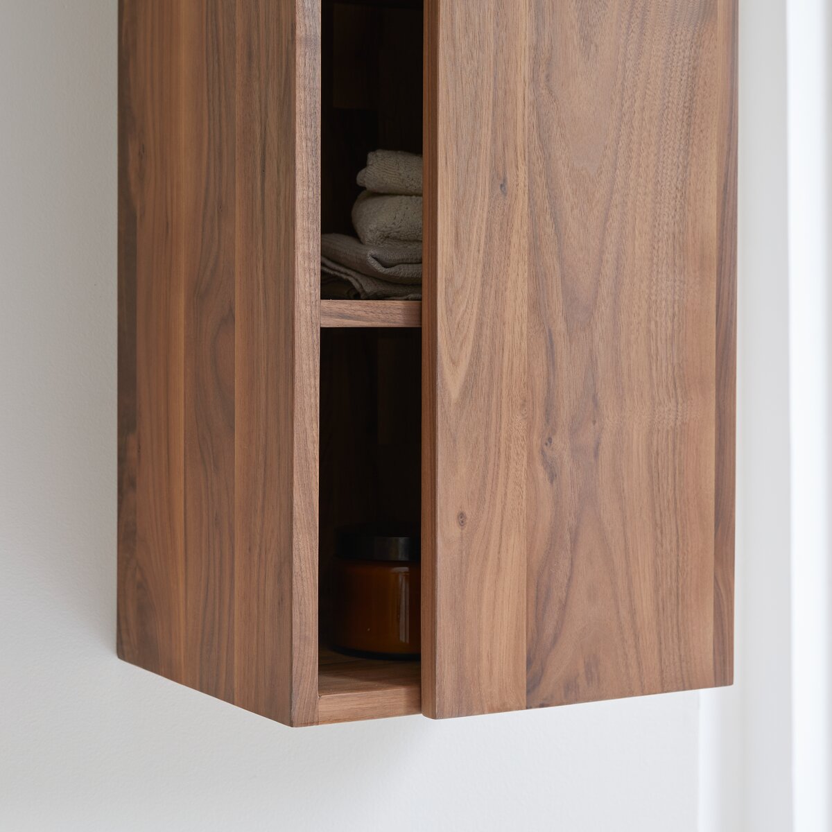 Typo - Solid walnut column Typo - Solid walnut column