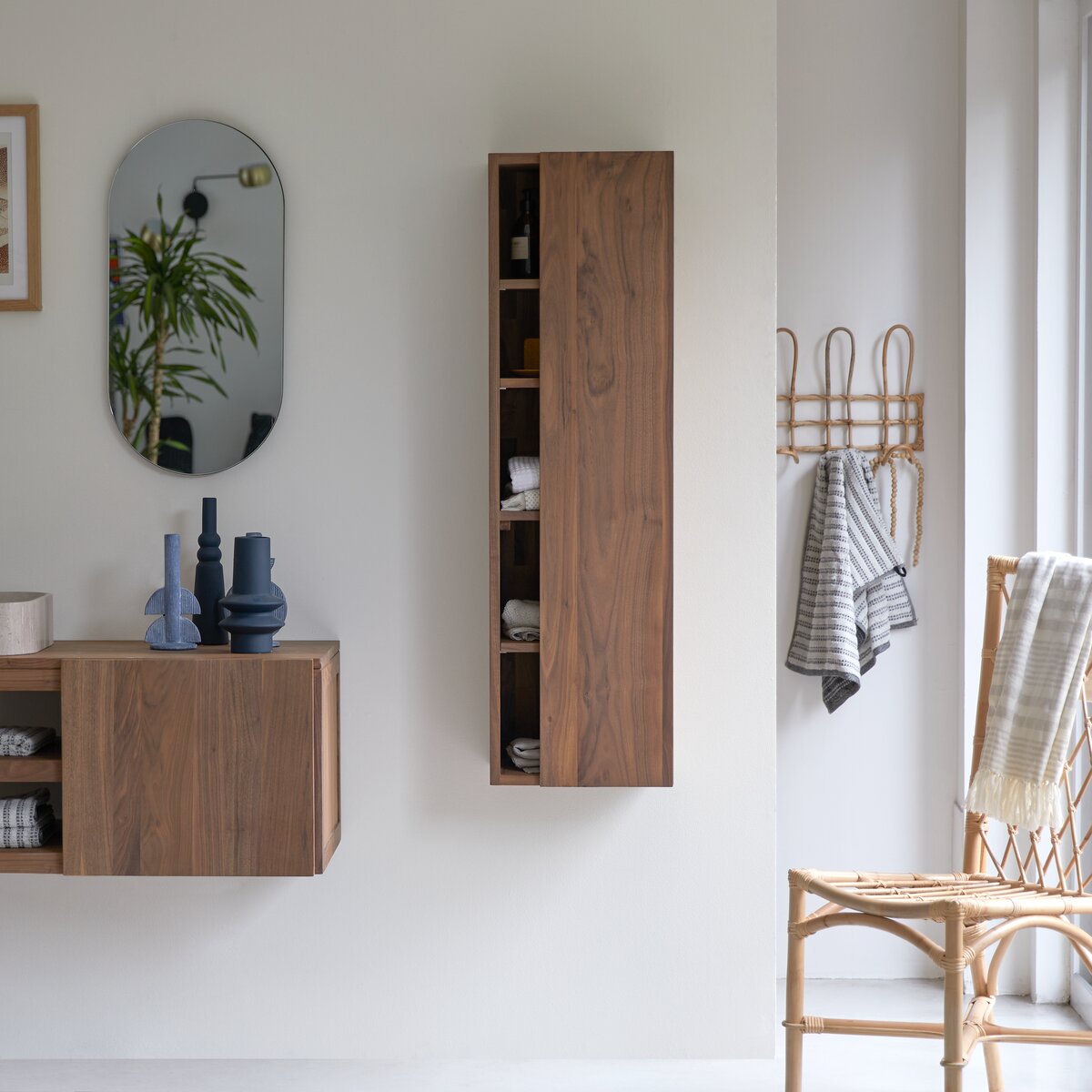 Typo - Solid walnut column Typo - Solid walnut column
