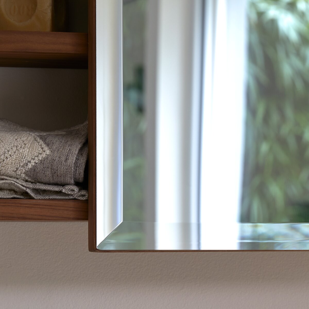 Etagère De Rangement Pour Toilettes En Bois De Noyer Massif