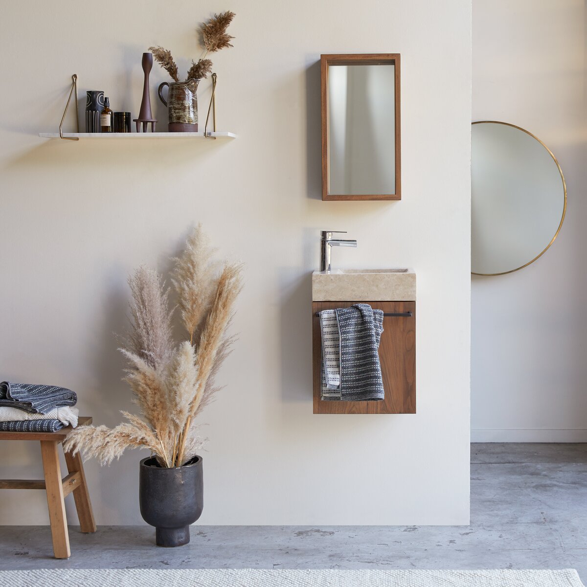 Stelle - Handwaschbecken aus massivem Nussbaum und cremefarbenem Marmor Stelle - Handwaschbecken aus massivem Nussbaum und cremefarbenem Marmor