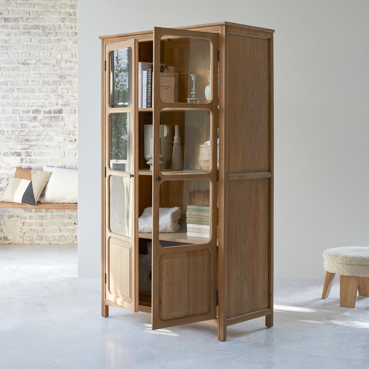 Marthe - Esszimmerschrank aus Massiveiche Marthe - Esszimmerschrank aus Massiveiche