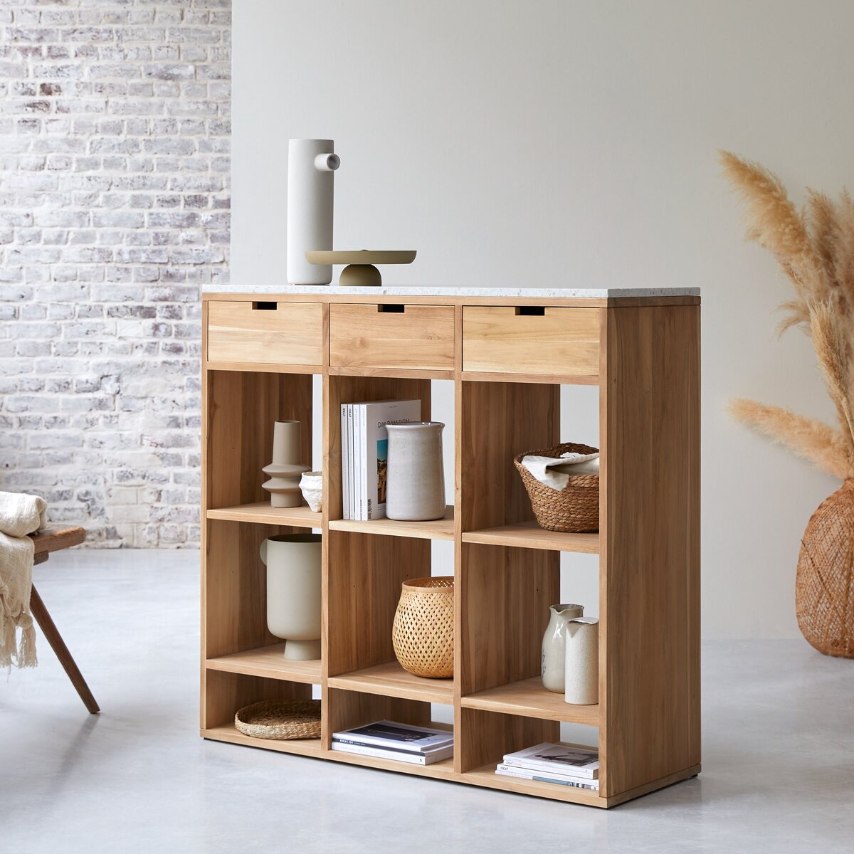 Miho - Libreria bassa in teak massello e terrazzo premium White Miho - Libreria bassa in teak massello e terrazzo premium White