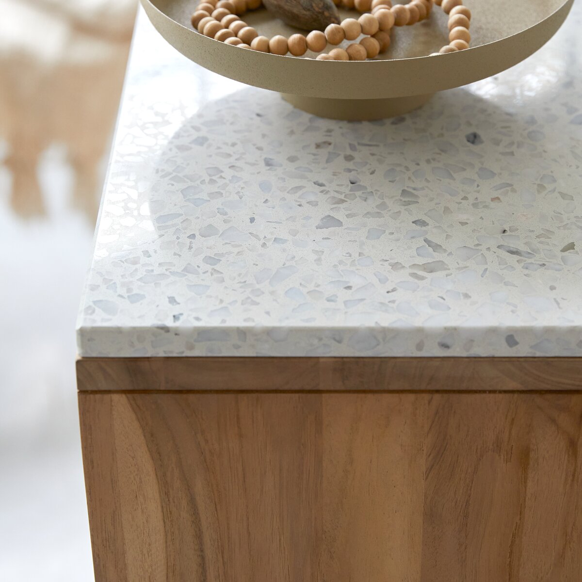 Miho - Console en teck massif et terrazzo premium White Miho - Console en teck massif et terrazzo premium White