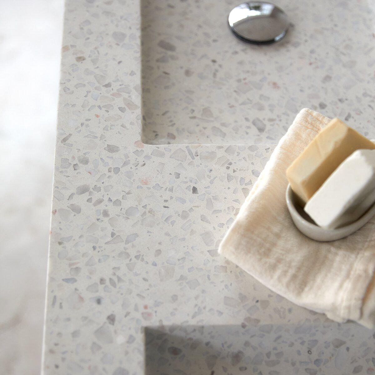 Nova - Meuble Salle de Bain en palissandre massif et terrazzo premium Moon 120 Nova - Meuble Salle de Bain en palissandre massif et terrazzo premium Moon 120