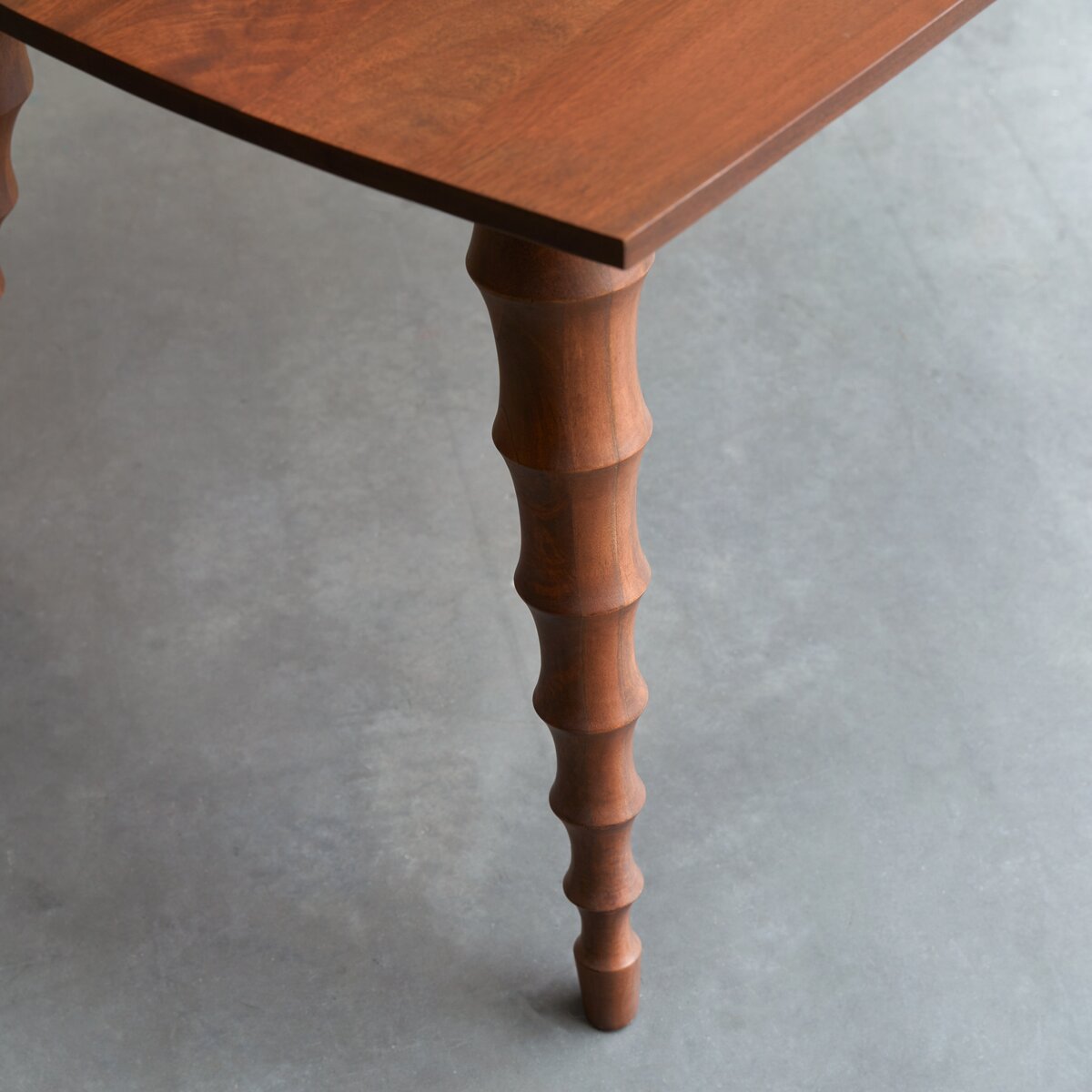 Anouk - Solid mango wood table for 4-6 people Anouk - Solid mango wood table for 4-6 people