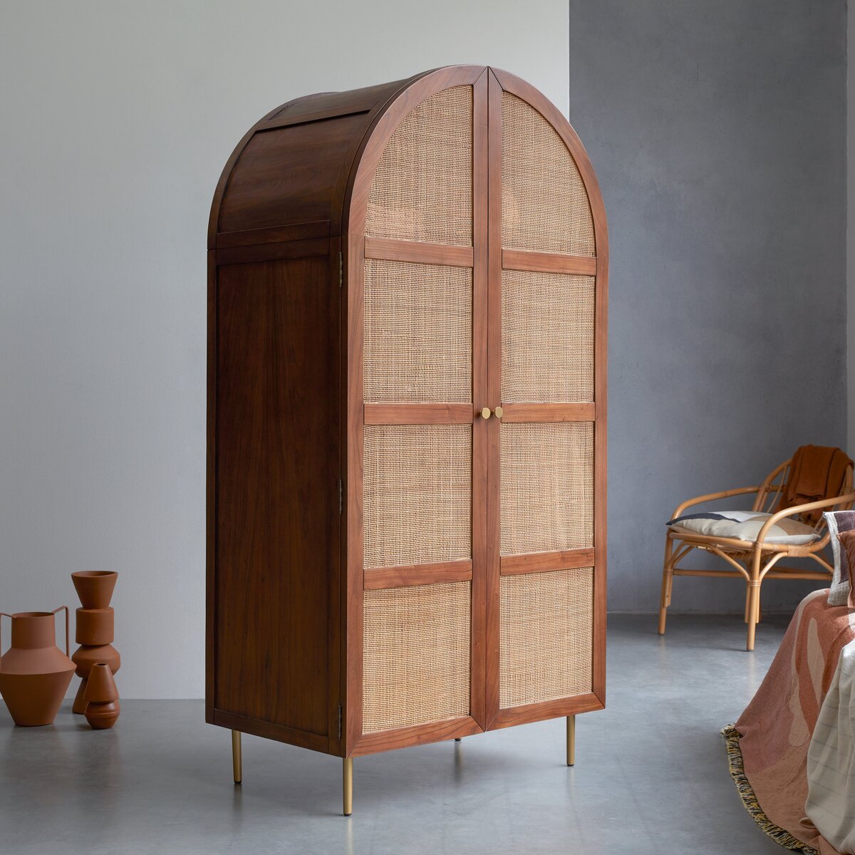Lisbeth - Armoire en orme et cannage Lisbeth - Armoire en orme et cannage