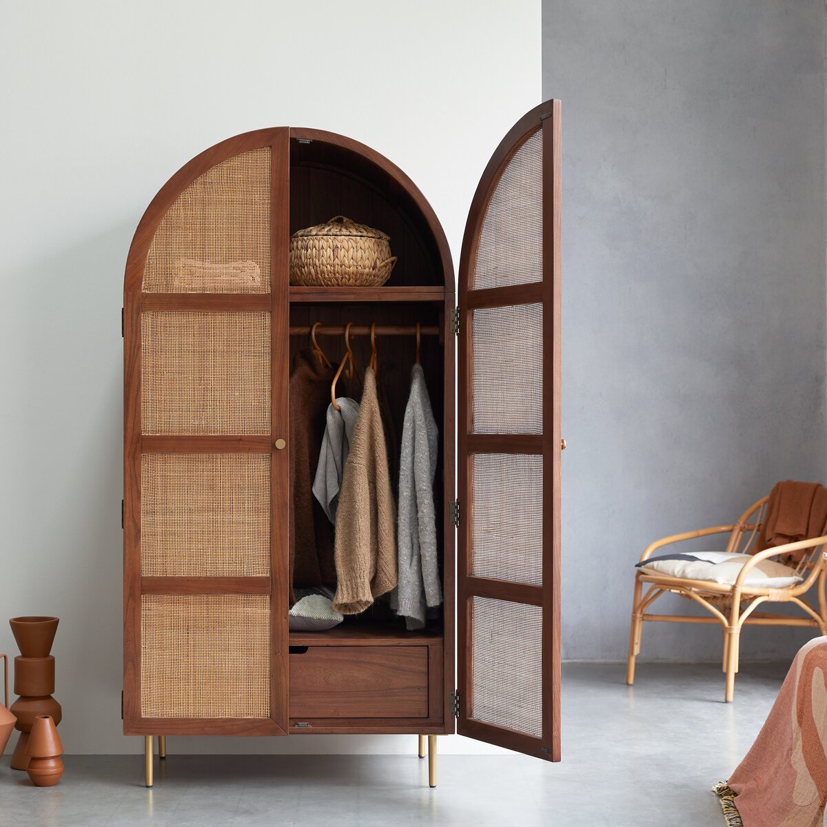 Armoire enfant en orme et rotin 180 cm - Rangements de chambre - Tikamoon