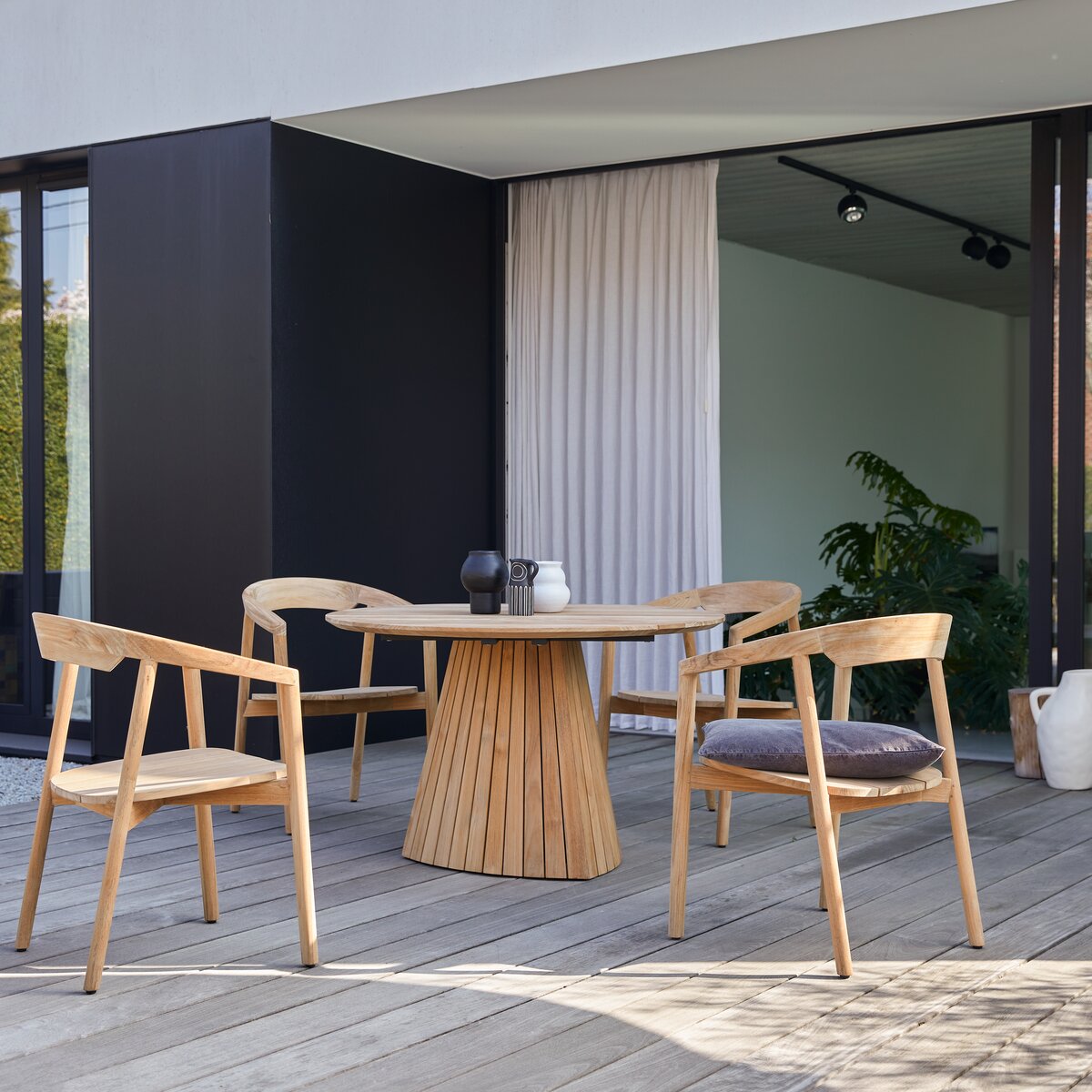 Paloma - Tavolo da giardino rotondo in teak massello 6 pers. Paloma - Tavolo da giardino rotondo in teak massello 6 pers.