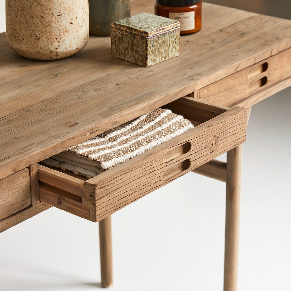 Kim - Schreibtisch aus recycelter Pinie und Ulme Kim - Schreibtisch aus recycelter Pinie und Ulme
