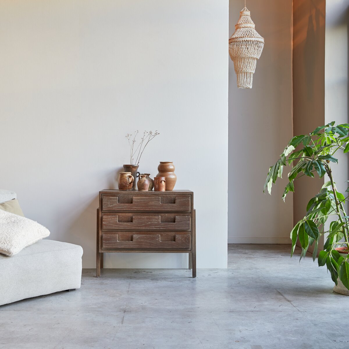 Madi - Kommode aus recycelter Kiefer und Eiche Madi - Kommode aus recycelter Kiefer und Eiche