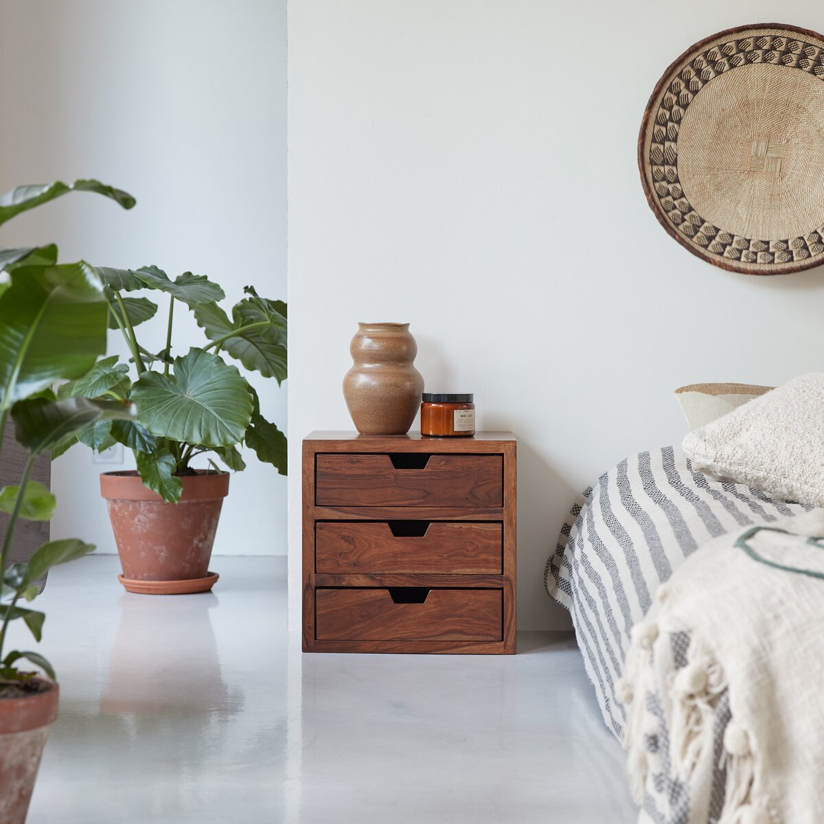 Table de chevet enfant en manguier Gabrielle - Mobilier pour la chambre -  Tikamoon