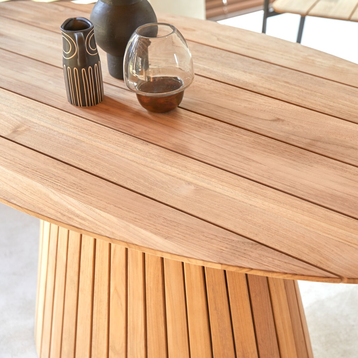 Paloma - Tavolo ovale in teak massello 6 pers. Paloma - Tavolo ovale in teak massello 6 pers.