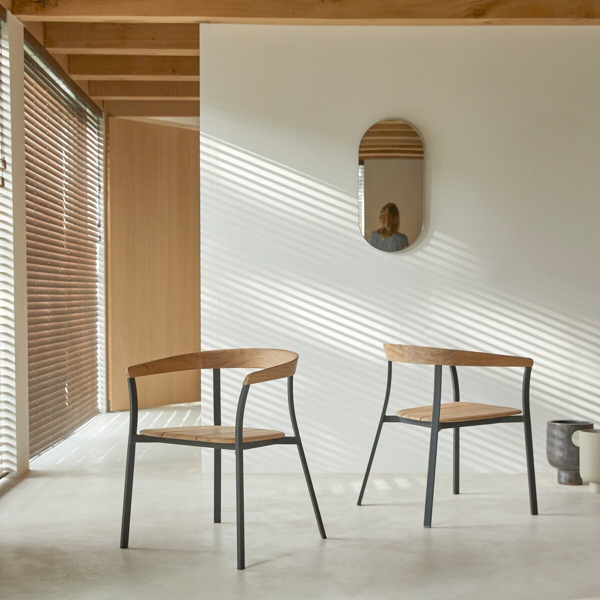 Arco - Stuhl aus Teak massiv und Aluminium Arco - Stuhl aus Teak massiv und Aluminium