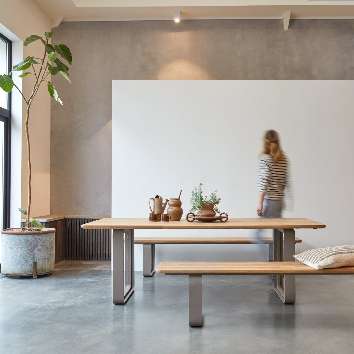Harper - Table en teck massif et aluminium 6/8 pers. Harper - Table en teck massif et aluminium 6/8 pers.