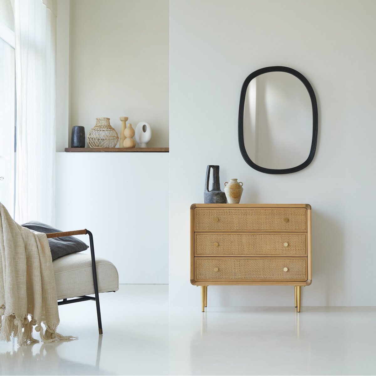 Come - Commode de rangement en chêne massif et cannage Come - Commode de rangement en chêne massif et cannage