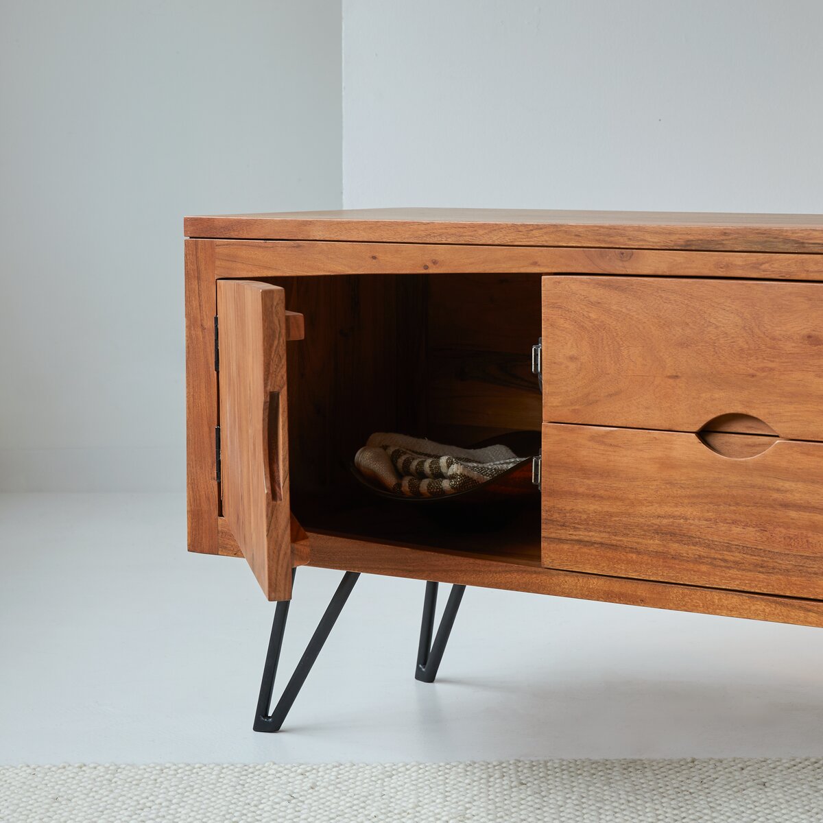 Bonnie - TV-Schrank aus massivem Akazienholz 150 cm Bonnie - TV-Schrank aus massivem Akazienholz 150 cm