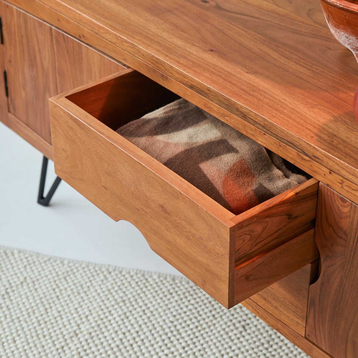 Bonnie - TV-Schrank aus massivem Akazienholz 150 cm Bonnie - TV-Schrank aus massivem Akazienholz 150 cm