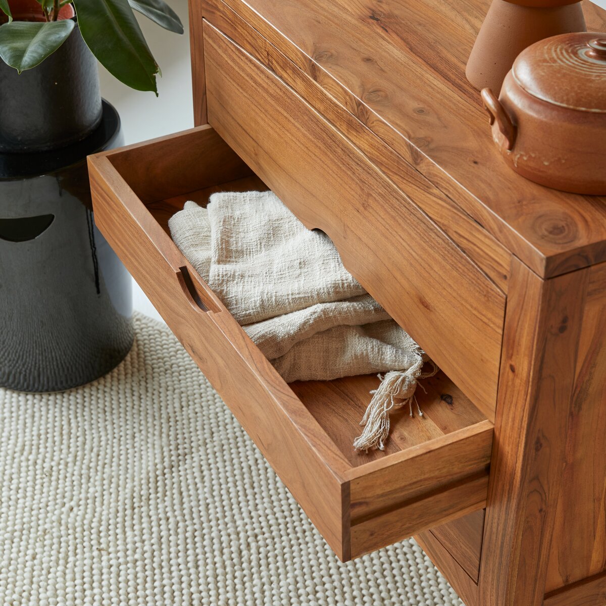 Bonnie - Commode en acacia massif Bonnie - Commode en acacia massif
