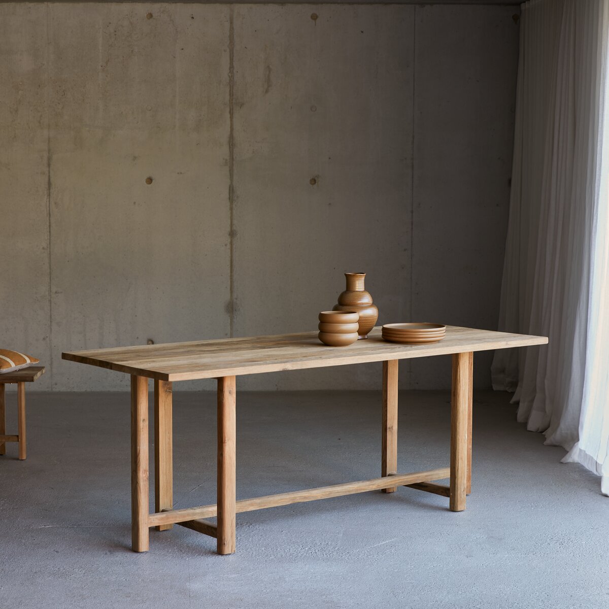 Antonia - Table en teck massif recyclé 6-8 pers Antonia - Table en teck massif recyclé 6-8 pers