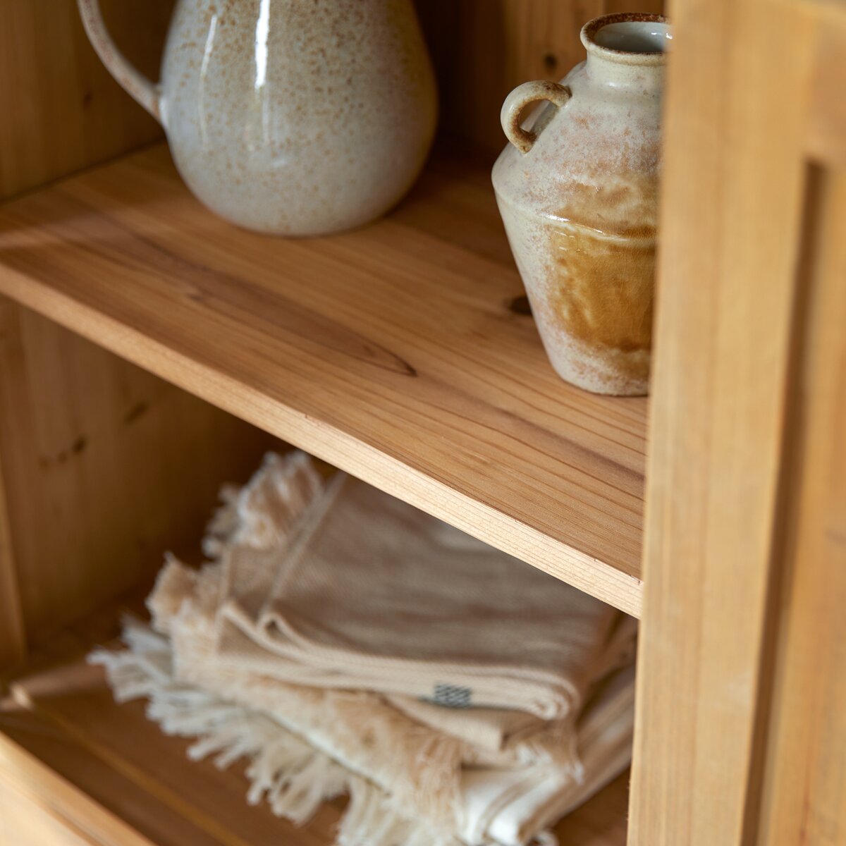 Yuki - Armoire de rangement en pin massif recyclé Naturel Yuki - Armoire de rangement en pin massif recyclé Naturel