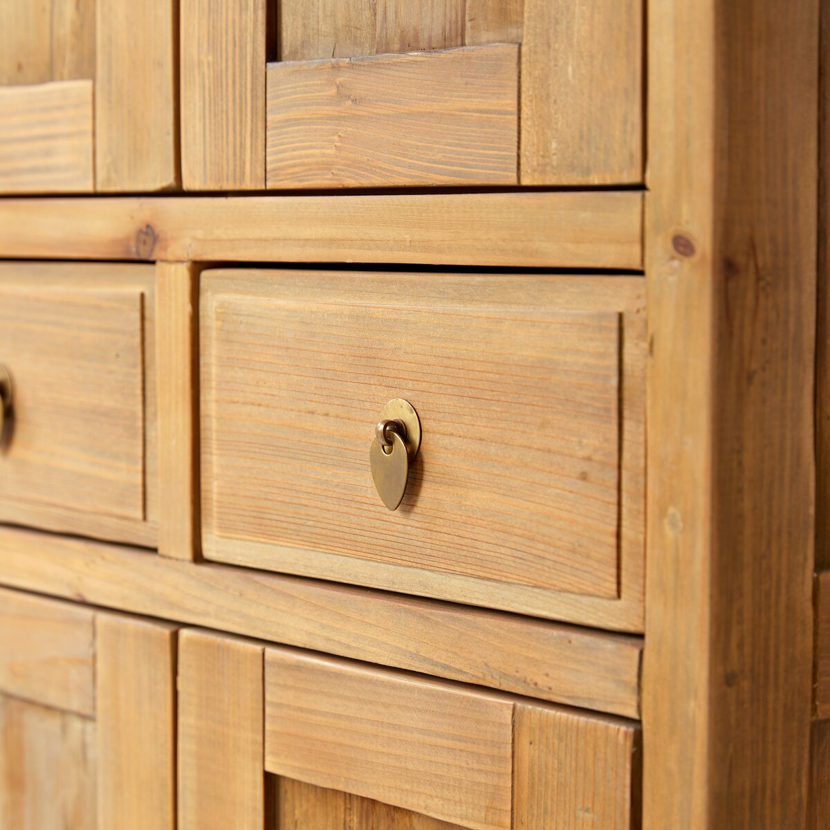 Yuki - Armoire de rangement en pin massif recyclé Naturel Yuki - Armoire de rangement en pin massif recyclé Naturel