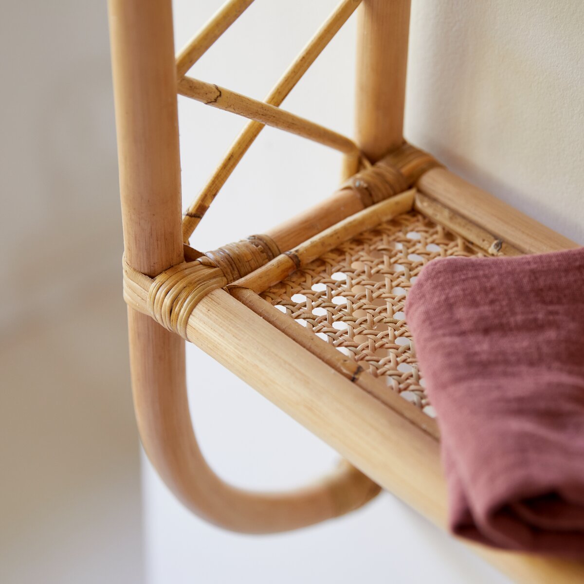 Marius - Kinder-Wandregal aus Rattan Marius - Kinder-Wandregal aus Rattan