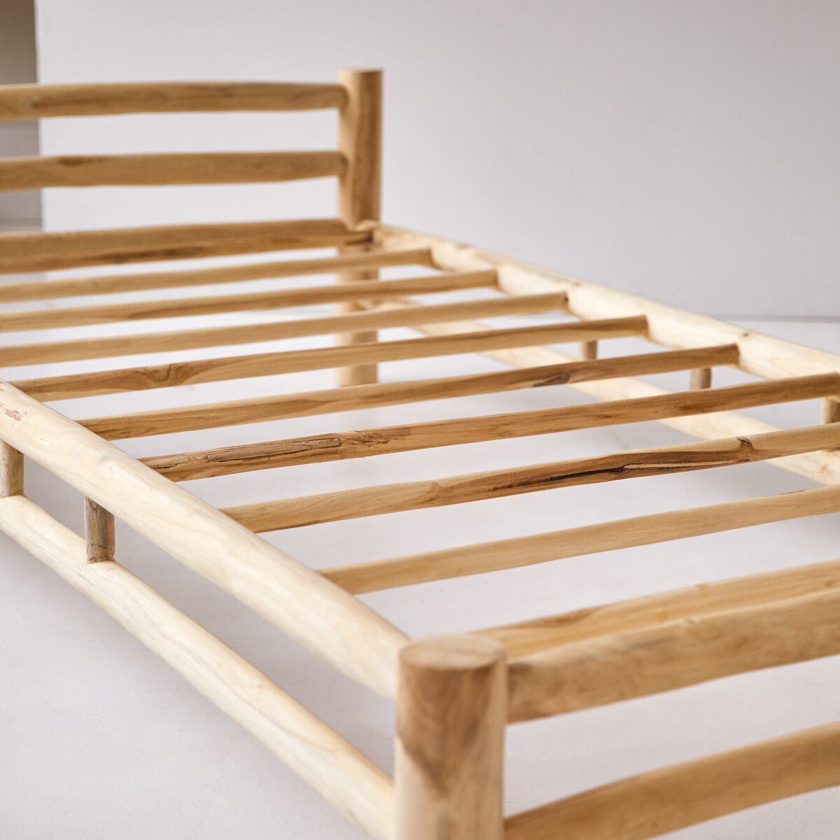 Kalif - Lit enfant en teck massif 90x190 cm Kalif - Lit enfant en teck massif 90x190 cm