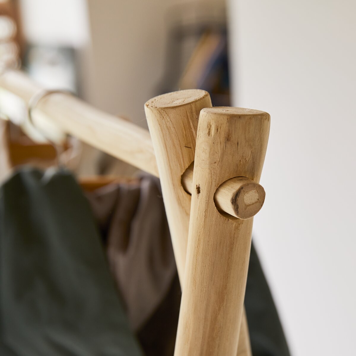 Kilim - Kleiderständer aus Teak massiv für Kinder Kilim - Kleiderständer aus Teak massiv für Kinder