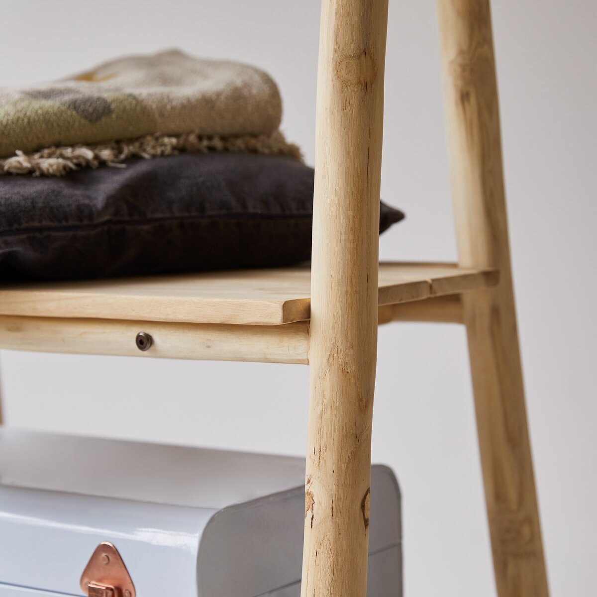 Kilim - Kleiderständer aus Teak massiv für Kinder Kilim - Kleiderständer aus Teak massiv für Kinder