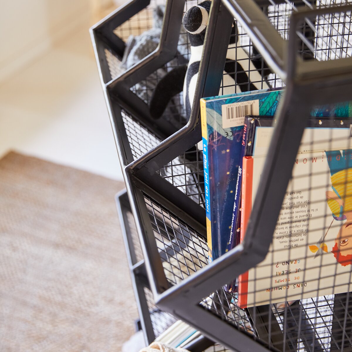 Cléo - Scaffale tipo casellario per bambini in metallo Cléo - Scaffale tipo casellario per bambini in metallo