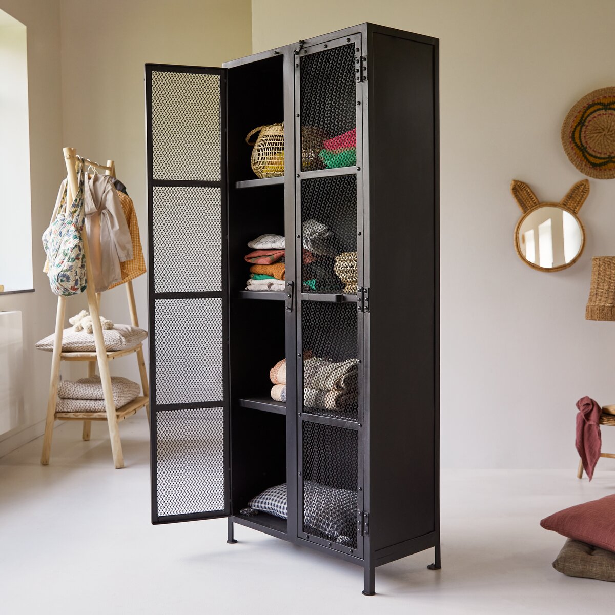 Cléo - Armoire grillagée enfant en métal Cléo - Armoire grillagée enfant en métal