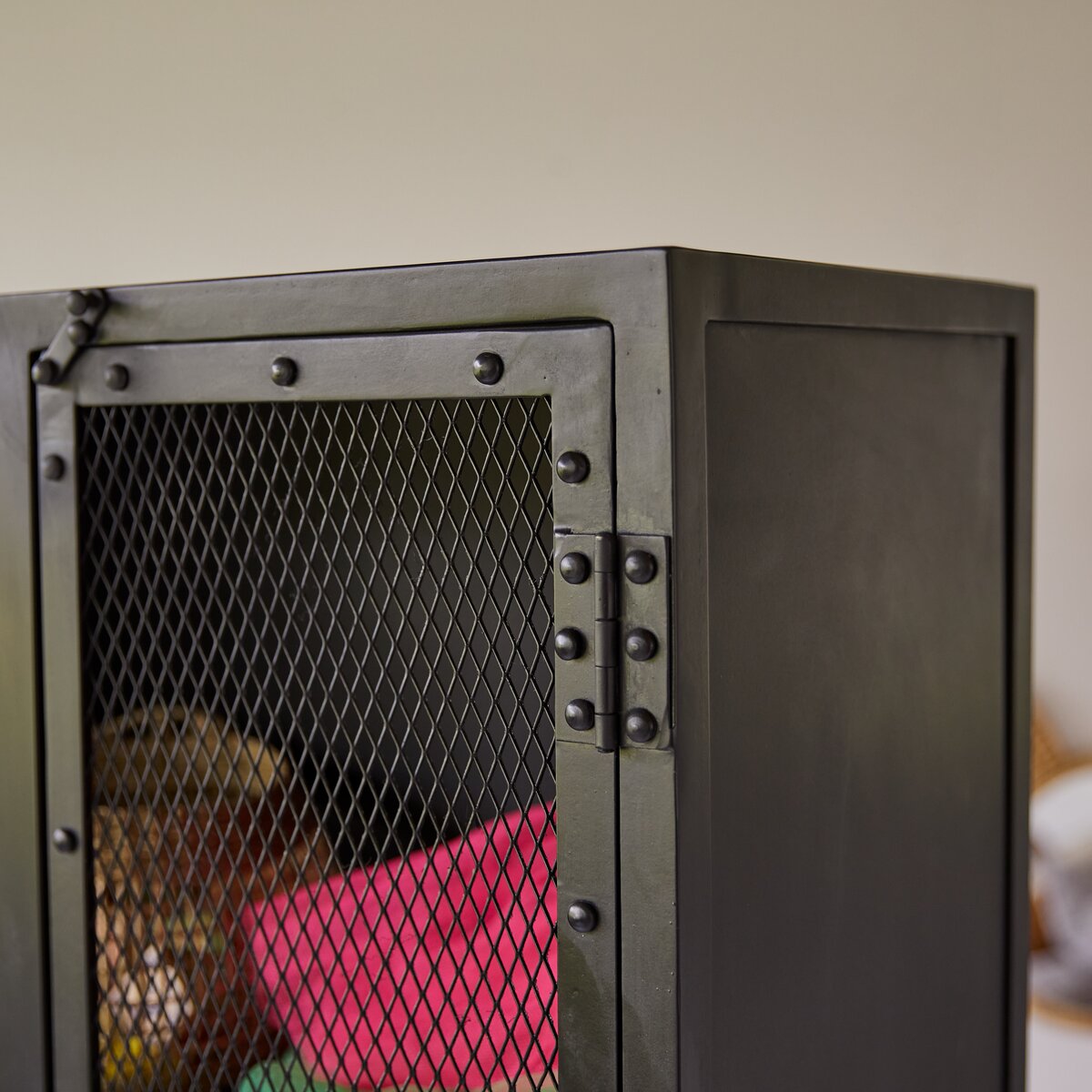 Cléo - Armoire grillagée enfant en métal Cléo - Armoire grillagée enfant en métal