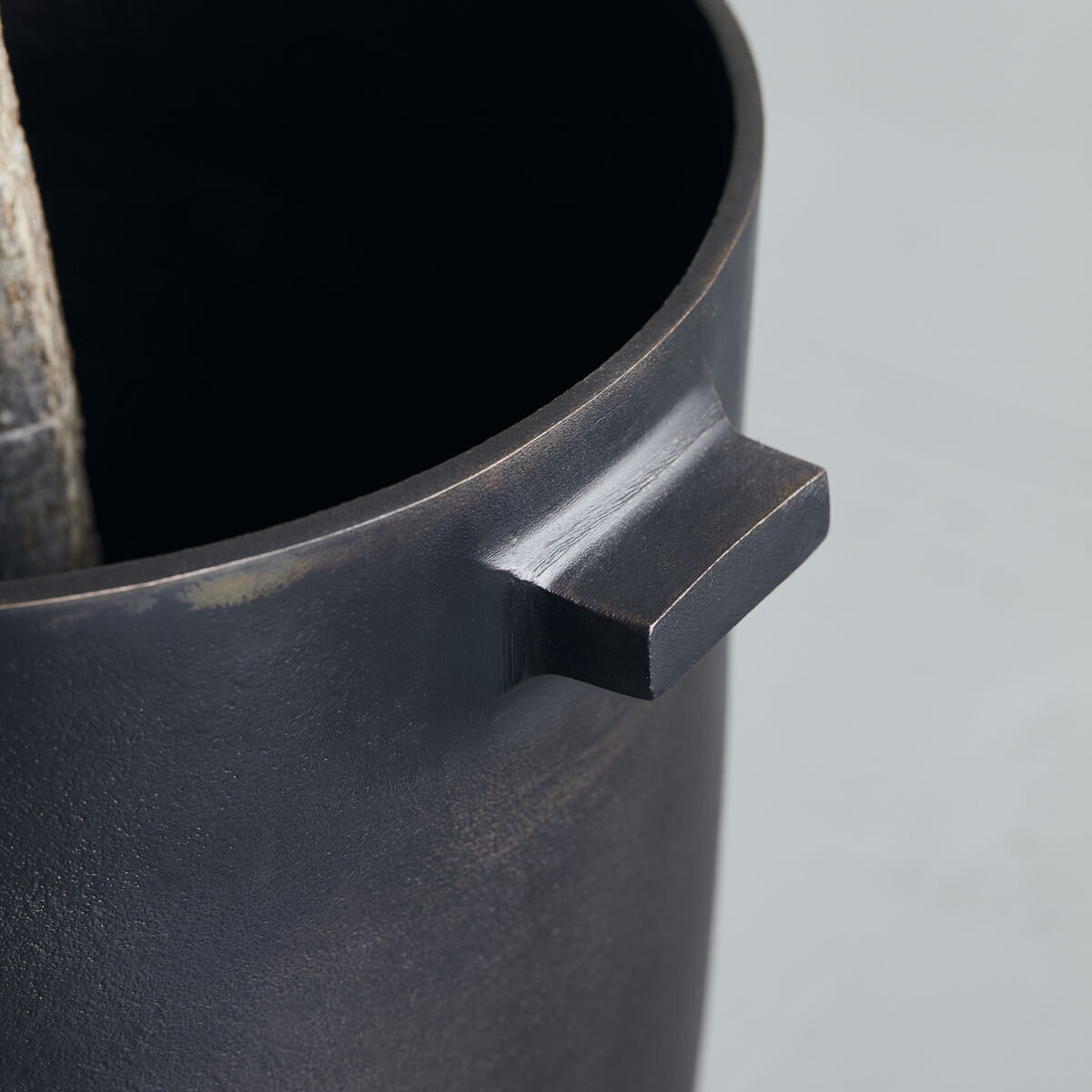 Foem - Cache-pot en aluminium Foem - Cache-pot en aluminium