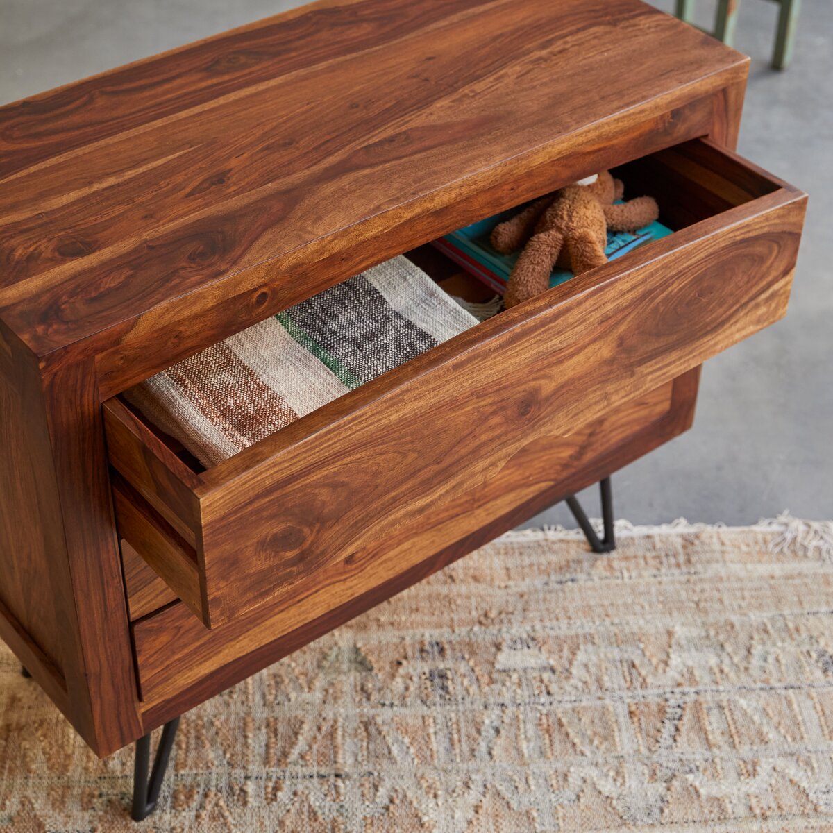 Bonnie - Commode enfant en palissandre massif Bonnie - Commode enfant en palissandre massif