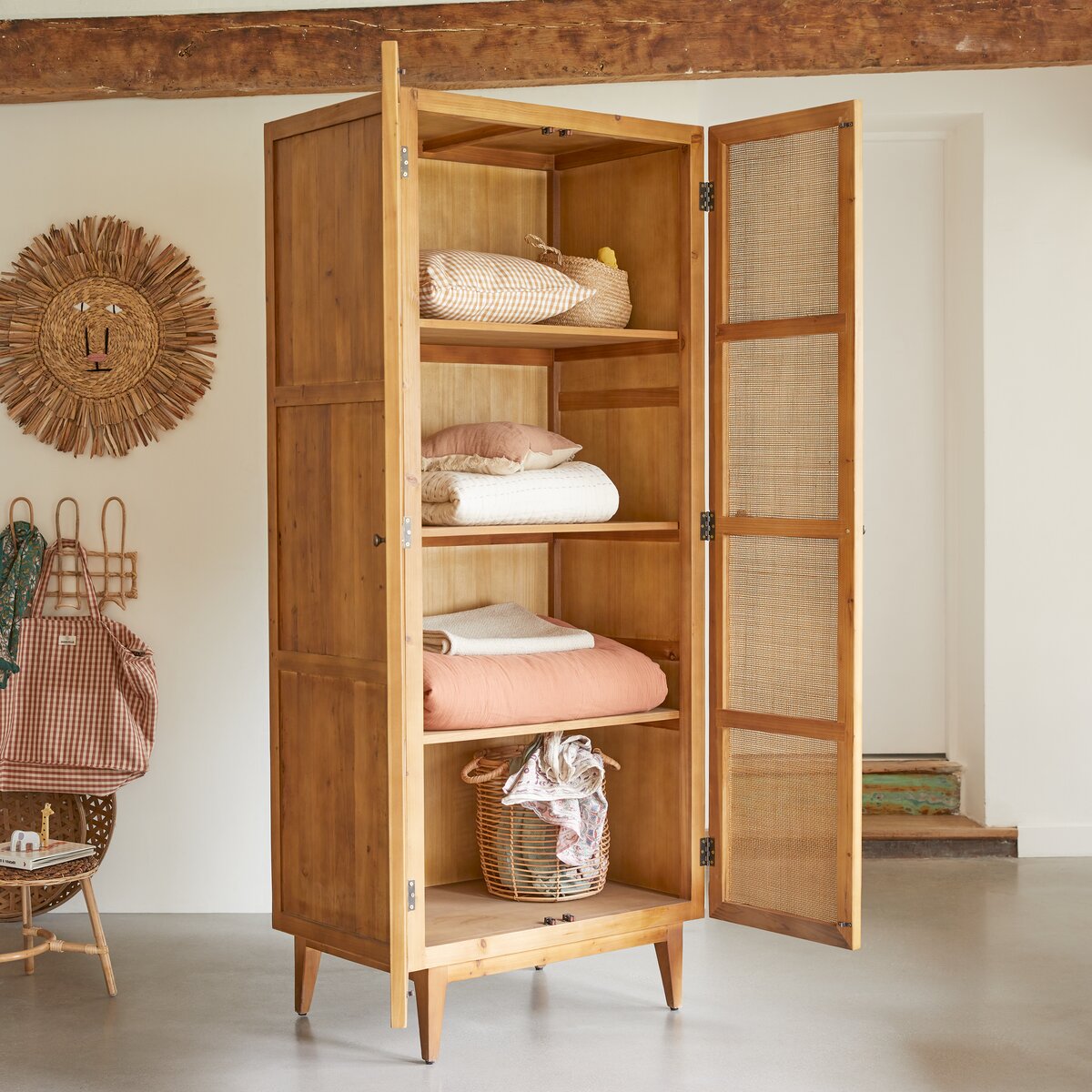 Ninon - Armoire enfant en pin et cannage Ninon - Armoire enfant en pin et cannage