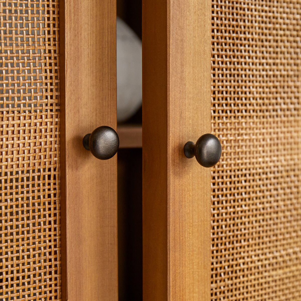 Ninon - Armoire enfant en pin et cannage Ninon - Armoire enfant en pin et cannage