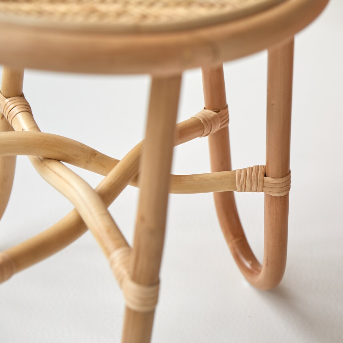Lina - Kinder-Nachttisch aus Rattan Lina - Kinder-Nachttisch aus Rattan