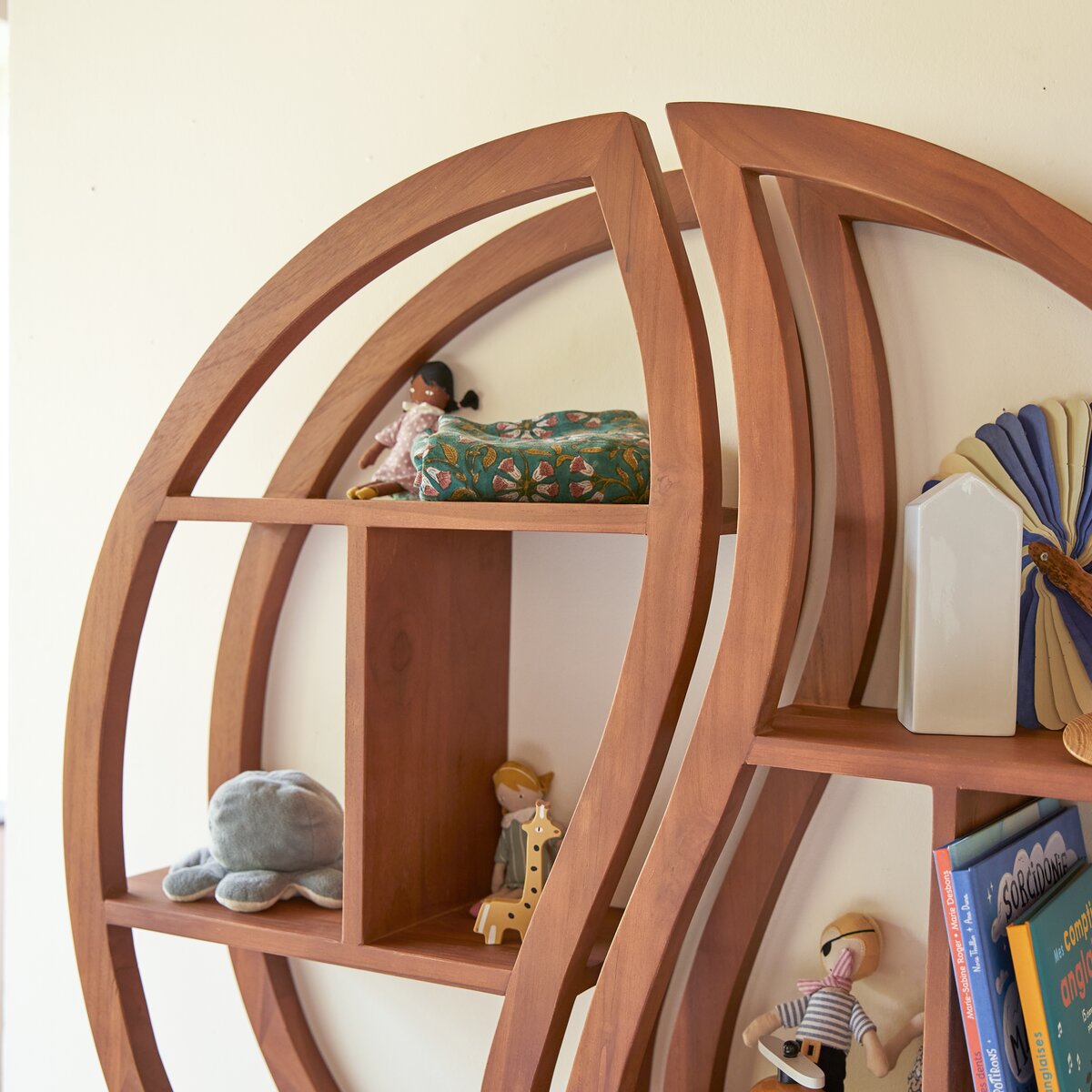 Ying Yang - Mensola da parete per bambini in teak massello Ying Yang - Mensola da parete per bambini in teak massello